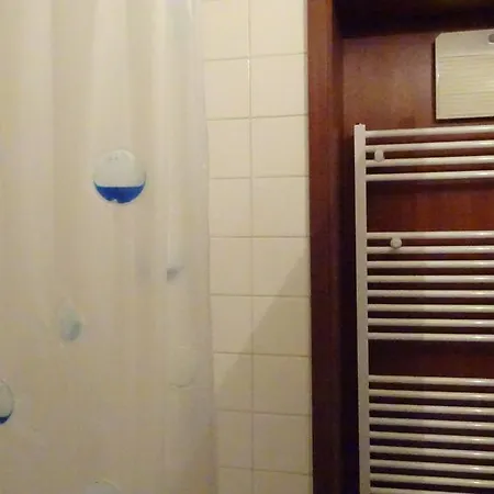 Guest Unterbach Apartment Dusseldorf
